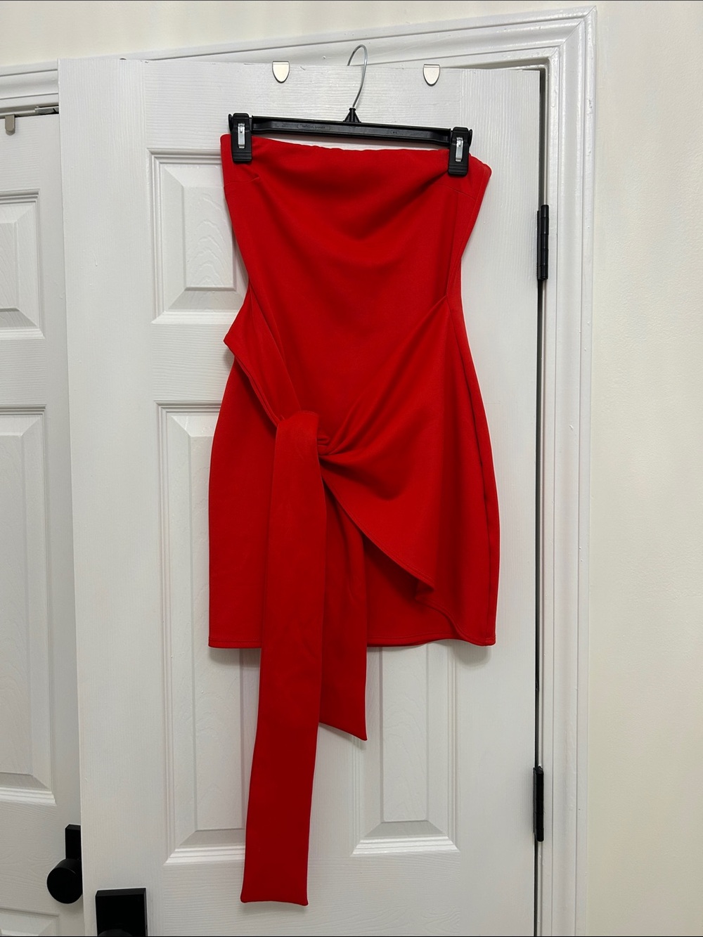 Blue Blush Red Strapless Knot-Front Mini Dress